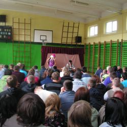 Występ teatru