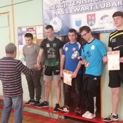 Tenis sto łowy