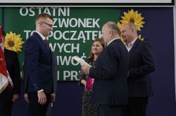 Uroczyste pożegnanie klasy piątej